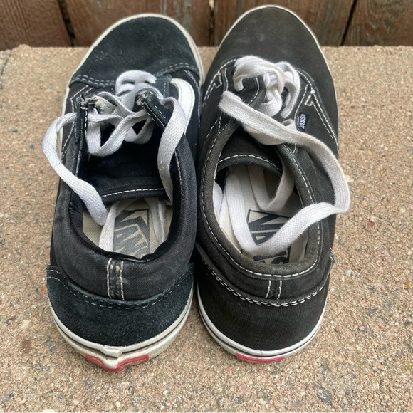 VANS Women’s Mismatched Black White Old Skool Sneakers Classic Size 6 - Picture 4 of 11